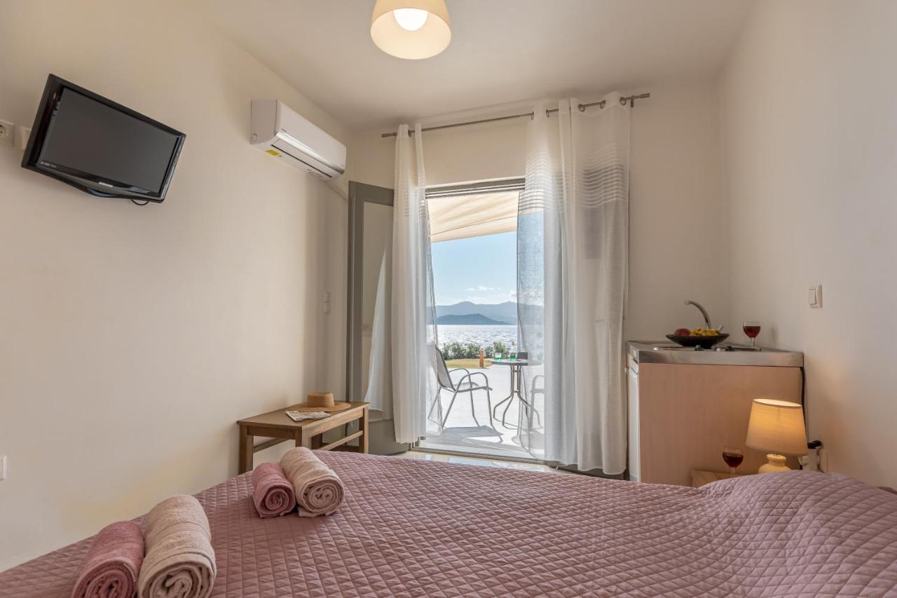 Dionysus House And Ariadne Apartment Stelida  Exterior foto