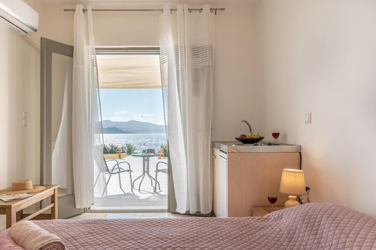 Dionysus House And Ariadne Apartment Stelida  Exterior foto